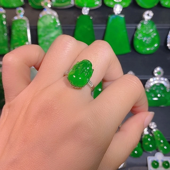 翡翠银S925镶嵌戒指是