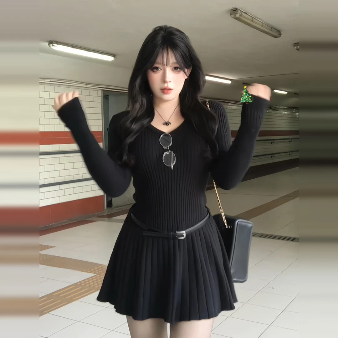 2026新款高级感黑色针织连衣裙子女秋冬穿搭重要场合漂亮百褶短裙