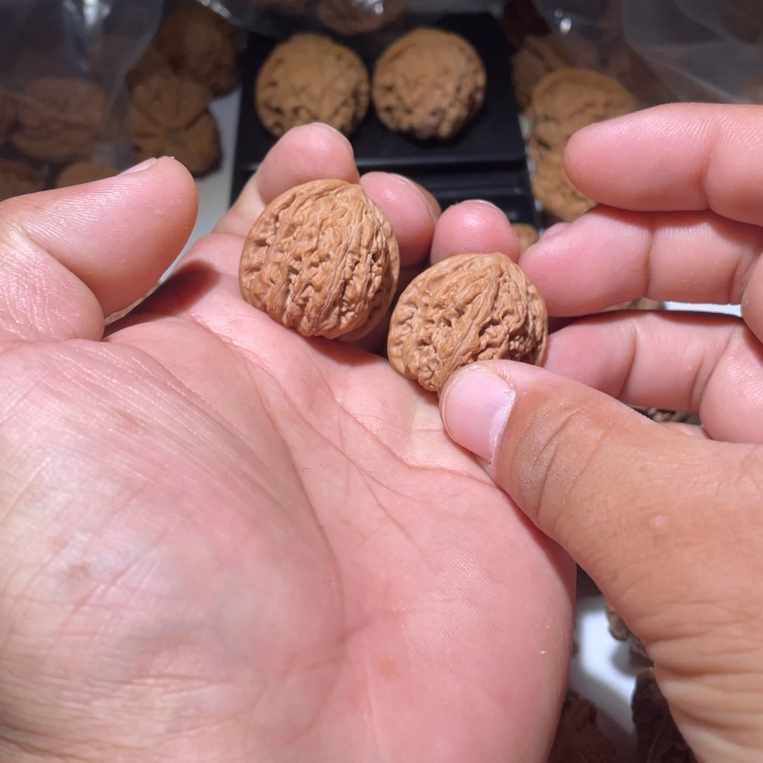 文玩核桃吊坠密纹