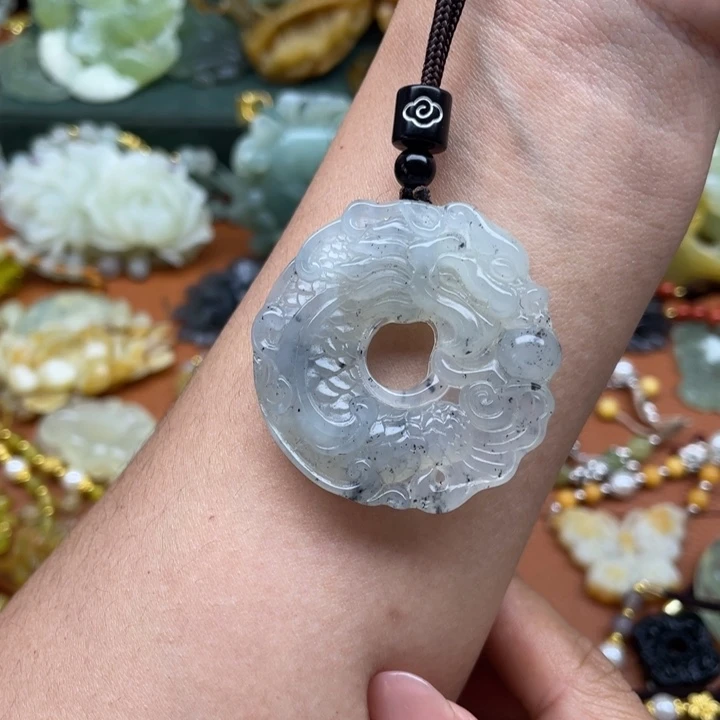 蛇纹石玉未镶嵌吊坠