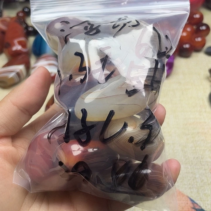 浮***士玛瑙/玉髓未镶嵌珠宝半成品