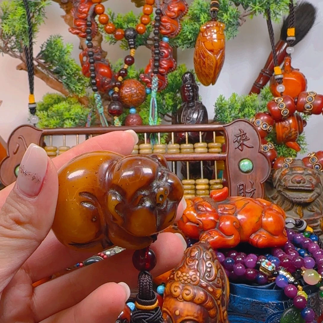 琥珀裸石未镶嵌顺**然手把