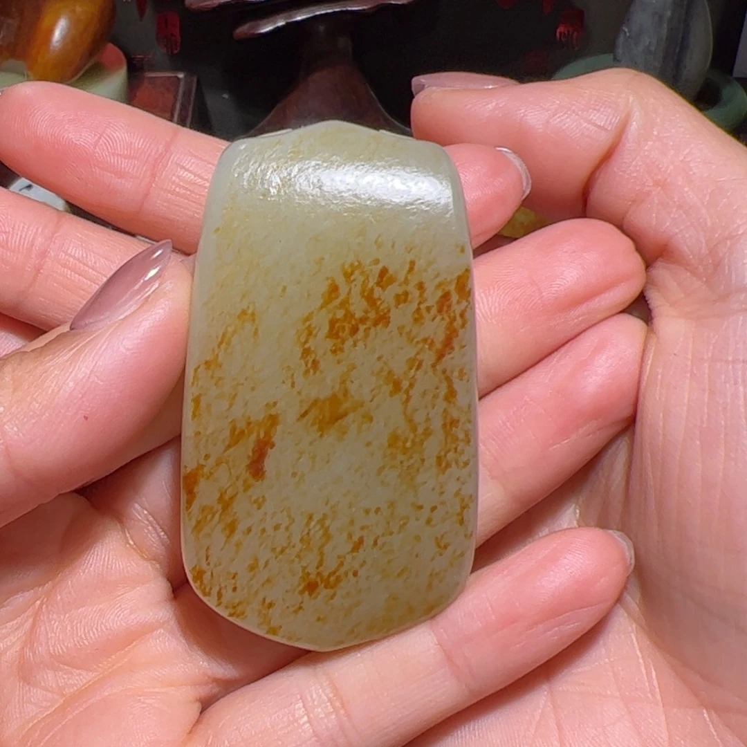 和田玉未镶嵌把件