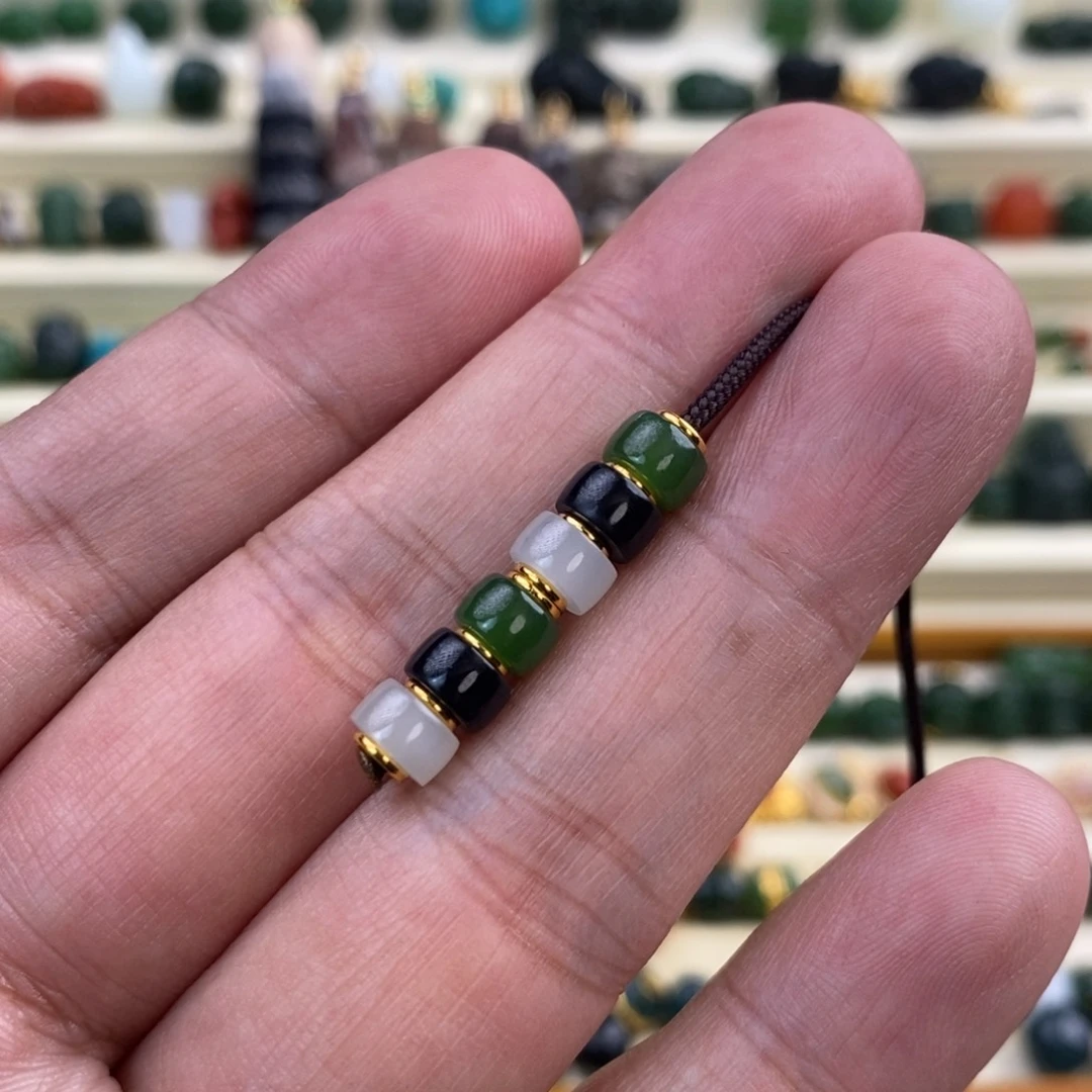 和田玉颈饰18K金镶嵌已*置