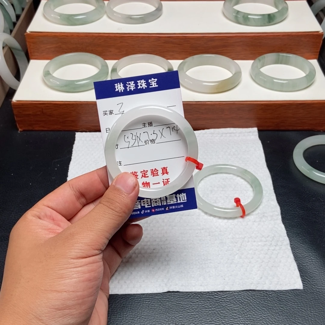 ****r未镶嵌手镯石英质玉3