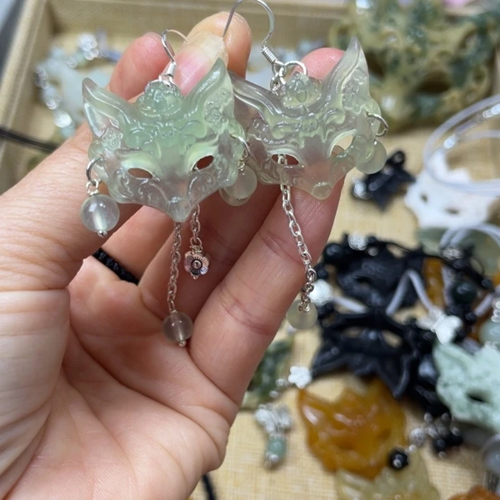 子***烨蛇纹石玉合金颈饰