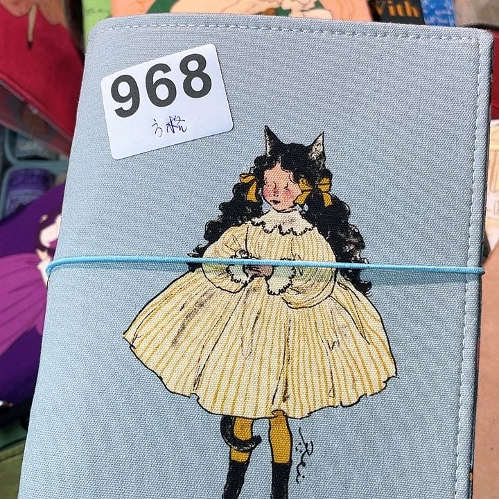 织绣M****e奇葩A6活页加方格纸968。