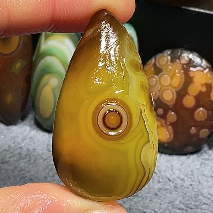 玛瑙/玉髓未镶嵌珠宝奇石