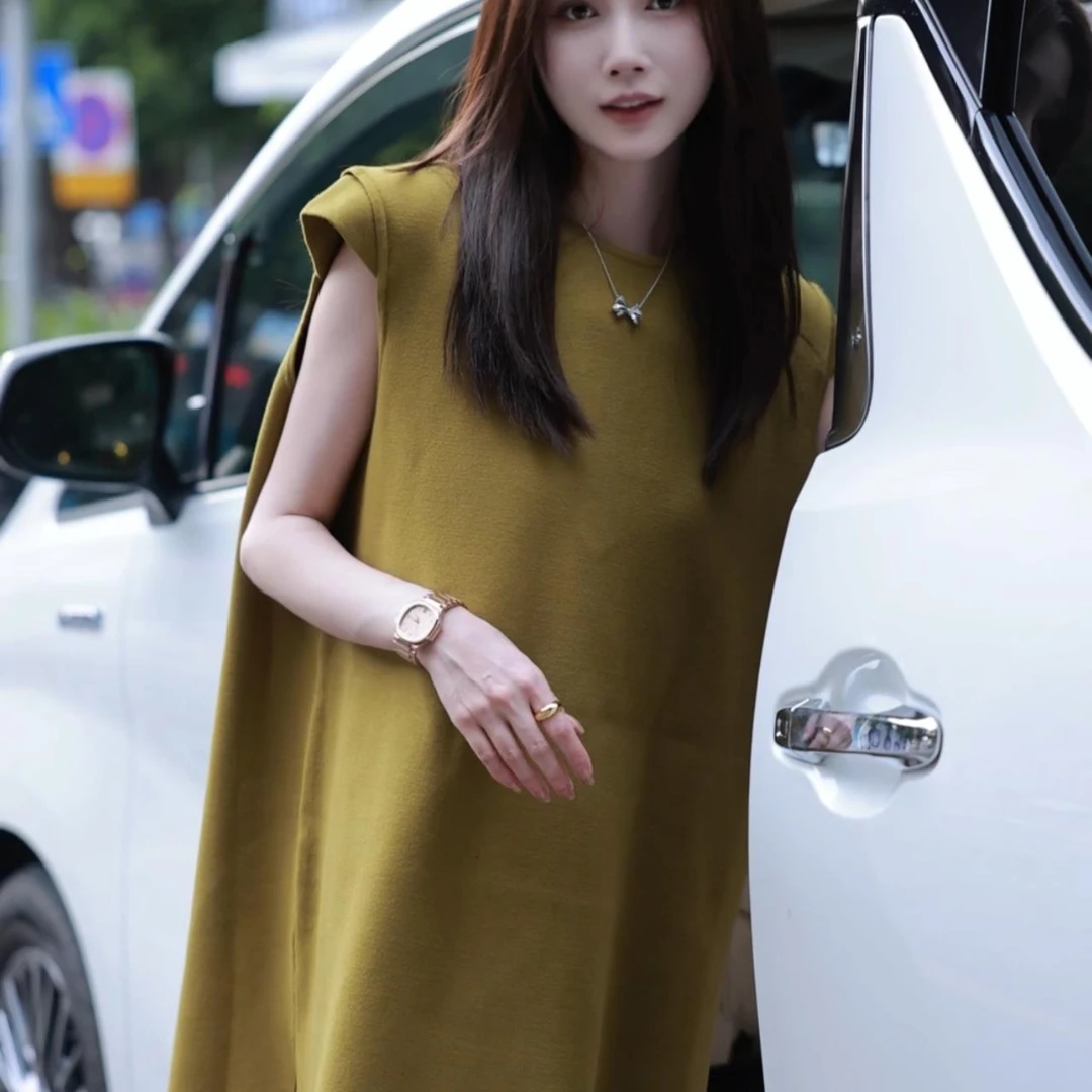 19-宝儿家含幂BG19124307早秋新款穿搭时尚百搭无袖潮流上衣