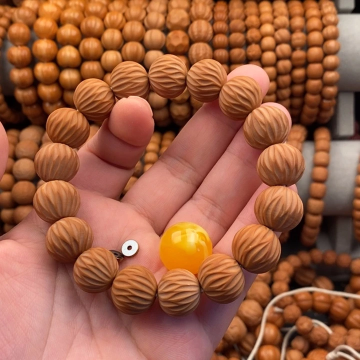 喜***道微瑕泛油二等柳叶天河