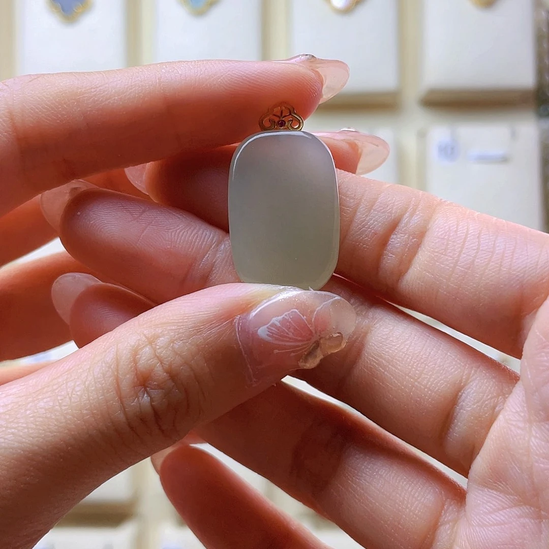 和田玉18K金镶嵌吊坠(赠链)甜**?