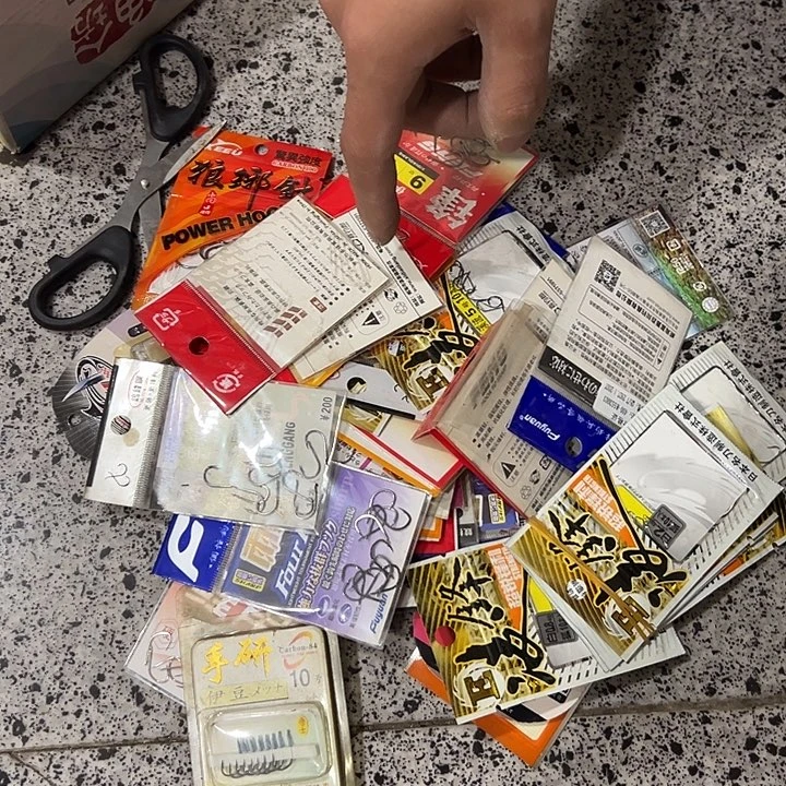 如图所示钩子随机发40包