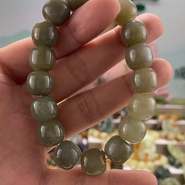 和田玉手链未镶嵌有瑕，多样性随机发一串