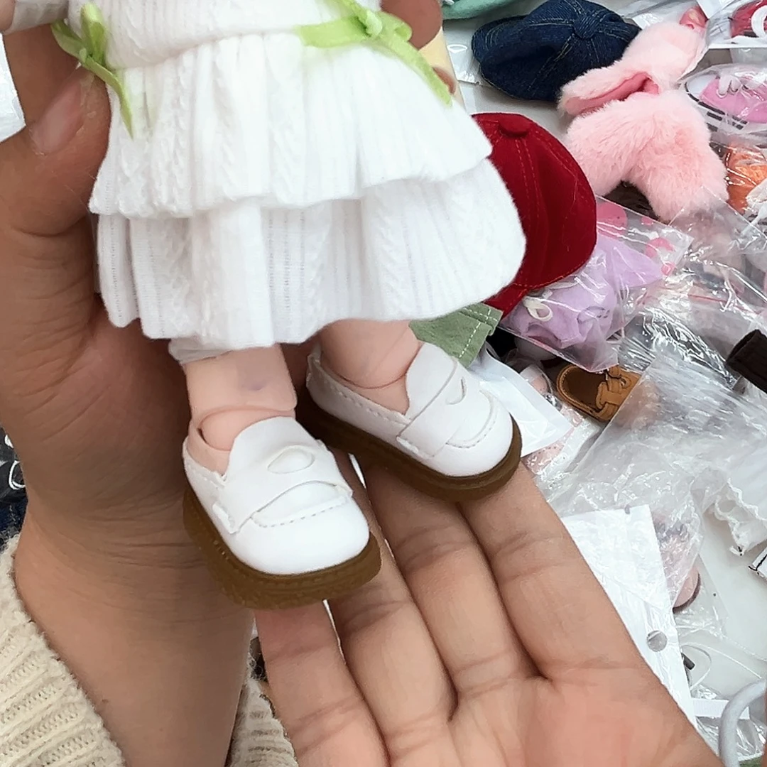 白色鞋子不拔脚嘎子姐