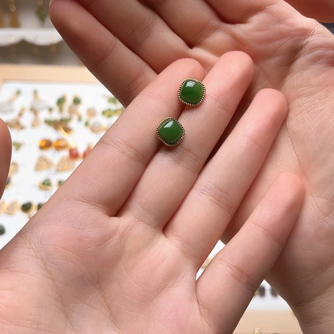 未镶嵌和田玉耳饰