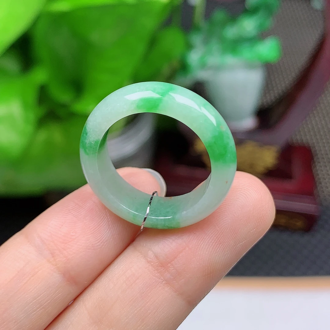 A00203天然缅甸翡翠A货冰飘阳绿带洒金戒指玉戒圈17*18圈径18.1mm