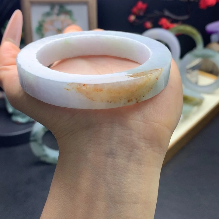 定制翡翠未镶嵌翡翠手镯