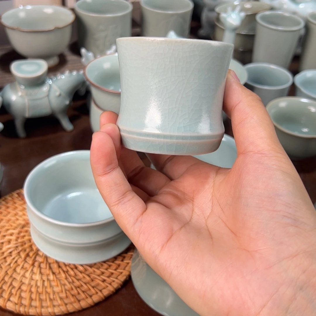 微瑕支钉卵青单杯。