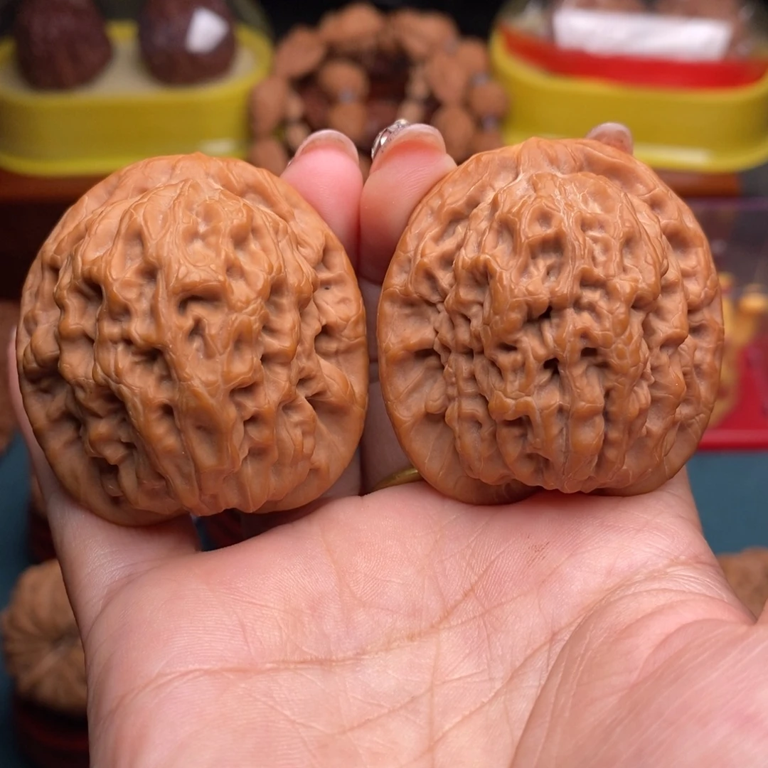 文玩核桃吊坠金公子