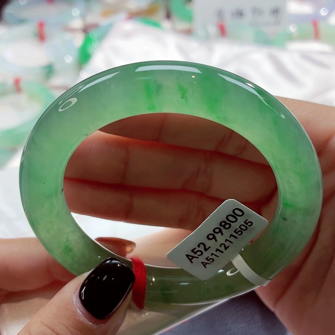 翡翠未镶嵌手镯（圆镯）橄榄绿飘金丝阳绿68-49