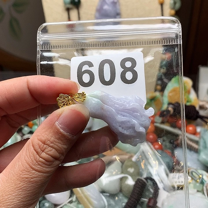 翡翠颈饰未镶嵌花*苷翡翠