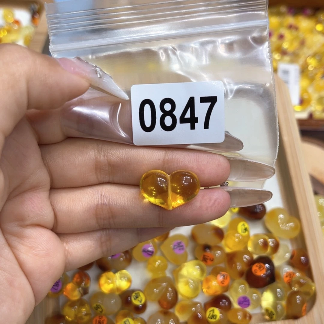 琥珀未镶嵌珠宝奇石