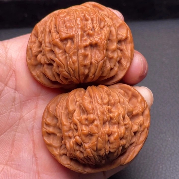 文玩核桃把件秦岭野生核桃
