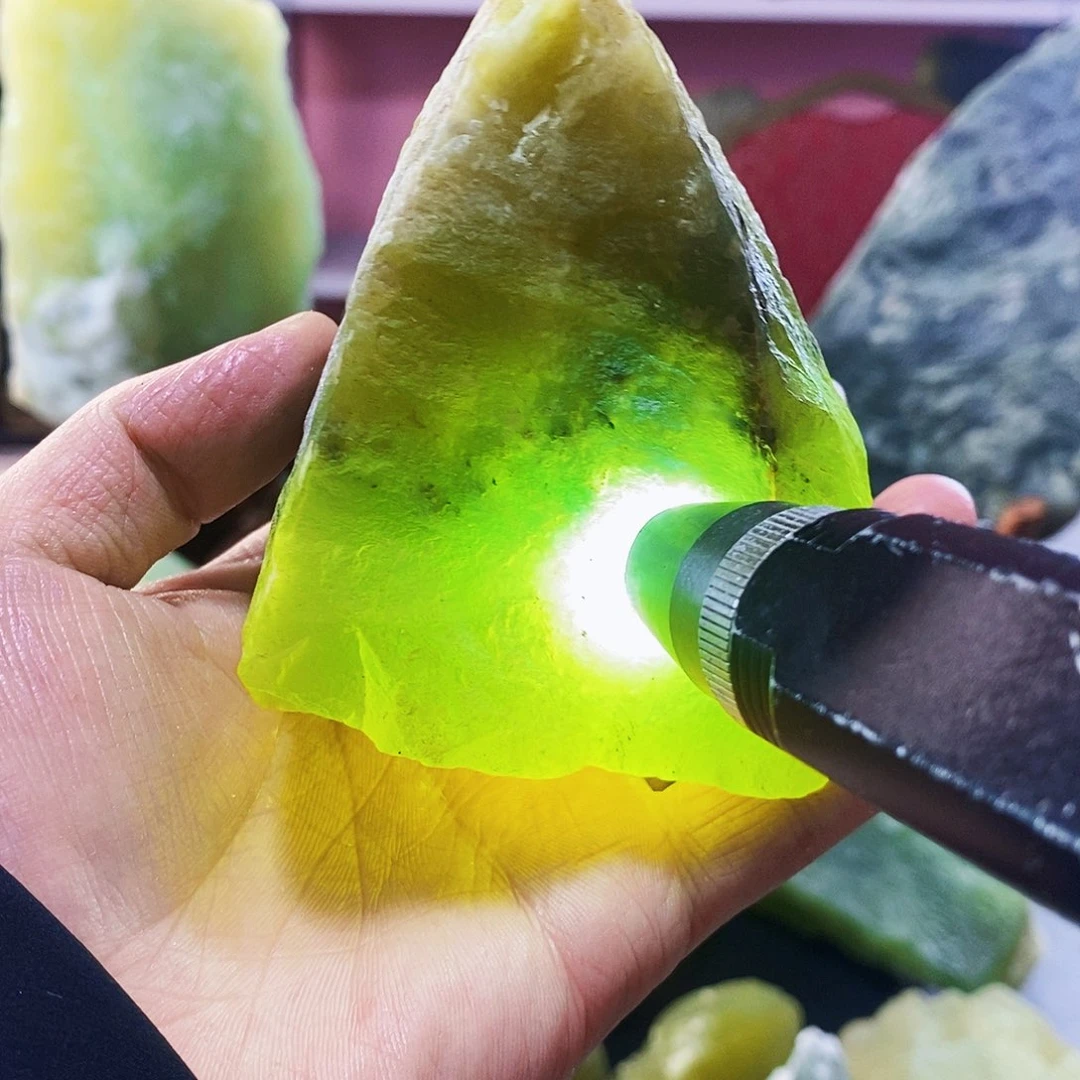 蛇纹石玉未镶嵌岫玉原石蛇纹石玉