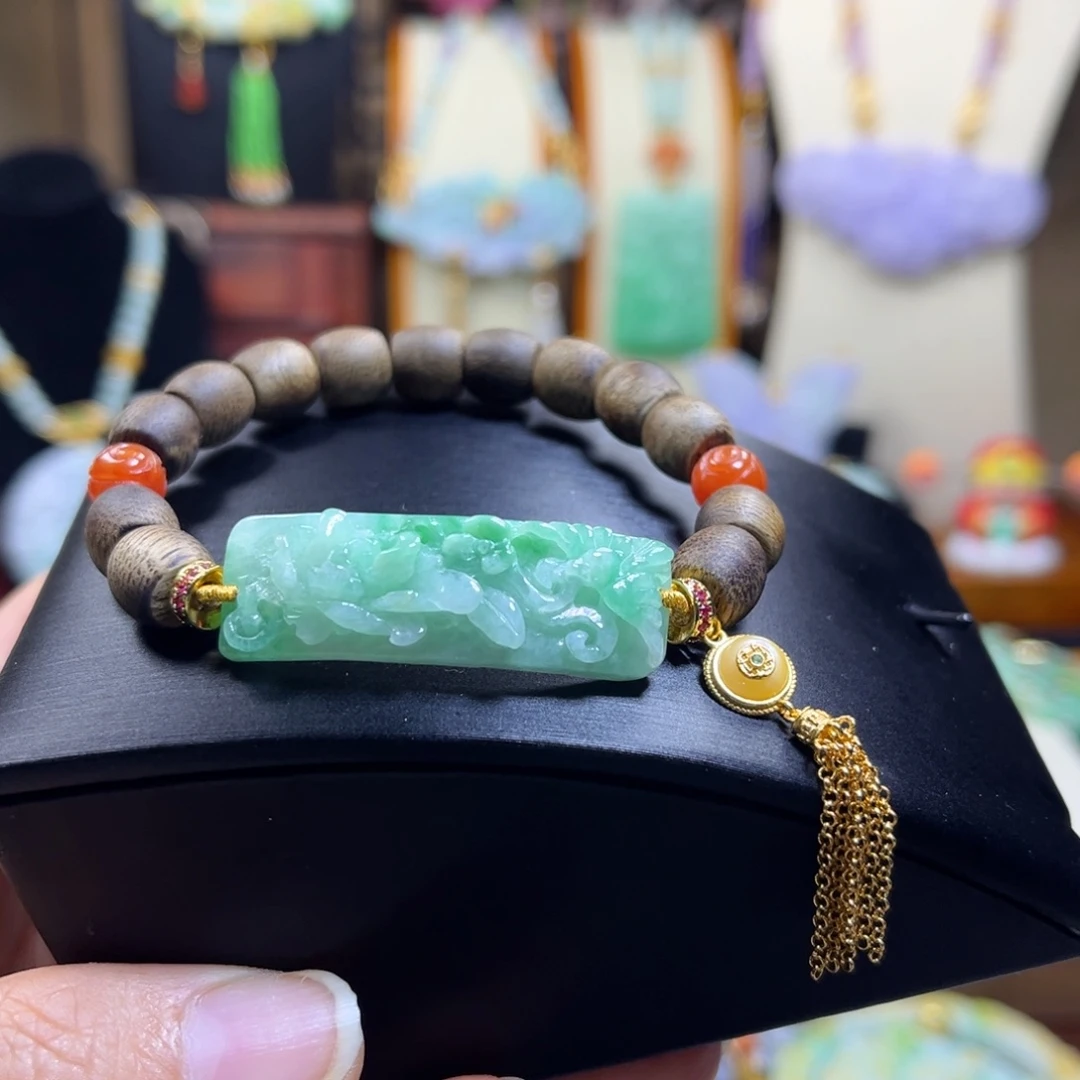 翡翠未镶嵌颈饰天然翡翠手牌