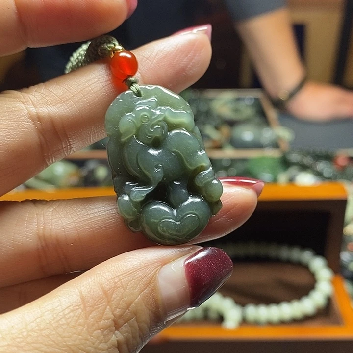 和田玉未镶嵌挂件