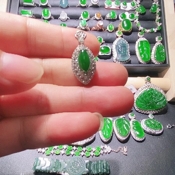 吊坠(不含链)未镶嵌翡翠18