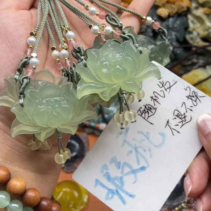 蛇纹石玉未镶嵌吊坠