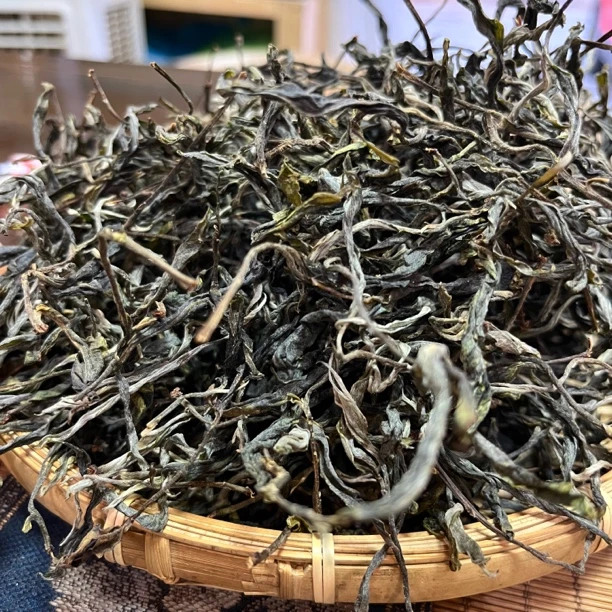 春 普洱古树坝糯明前茶2025年100g晒青毛茶散装，甜醇厚滑甘甜爽口