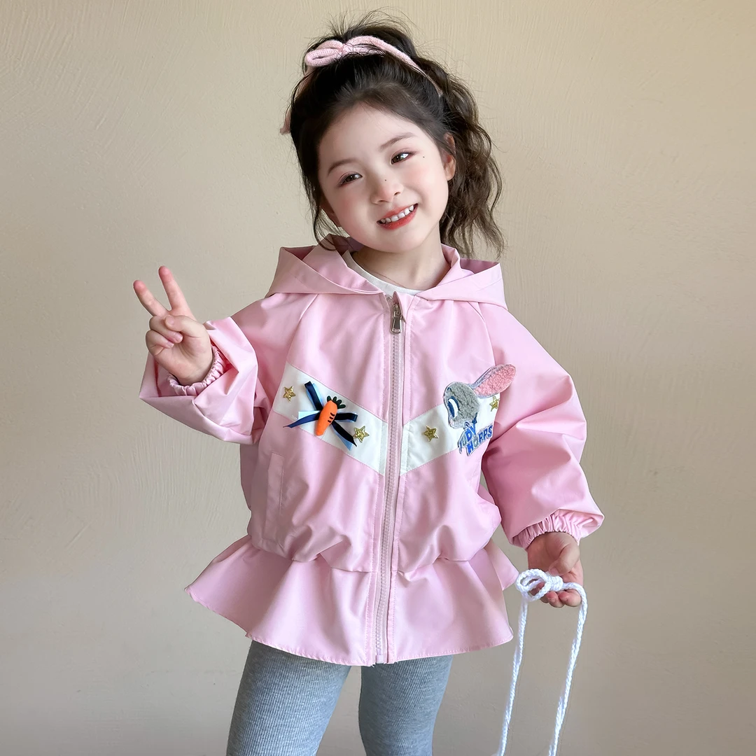 女小童风衣外套2025春秋新款宝宝洋气兔子上衣秋装儿童连帽冲锋衣