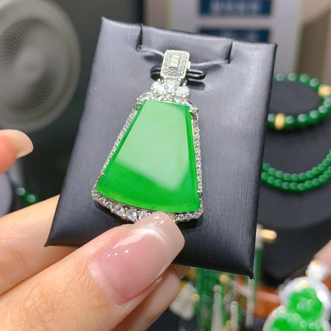 【闪购商品】颈饰银S925镶嵌翡翠6柒姐