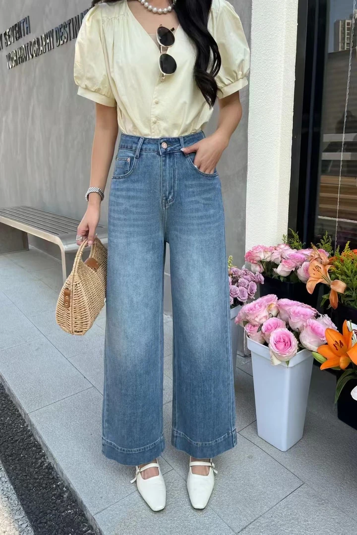 【*秀美】 小刺绣花 时尚 百搭 直筒  高腰  牛仔裤