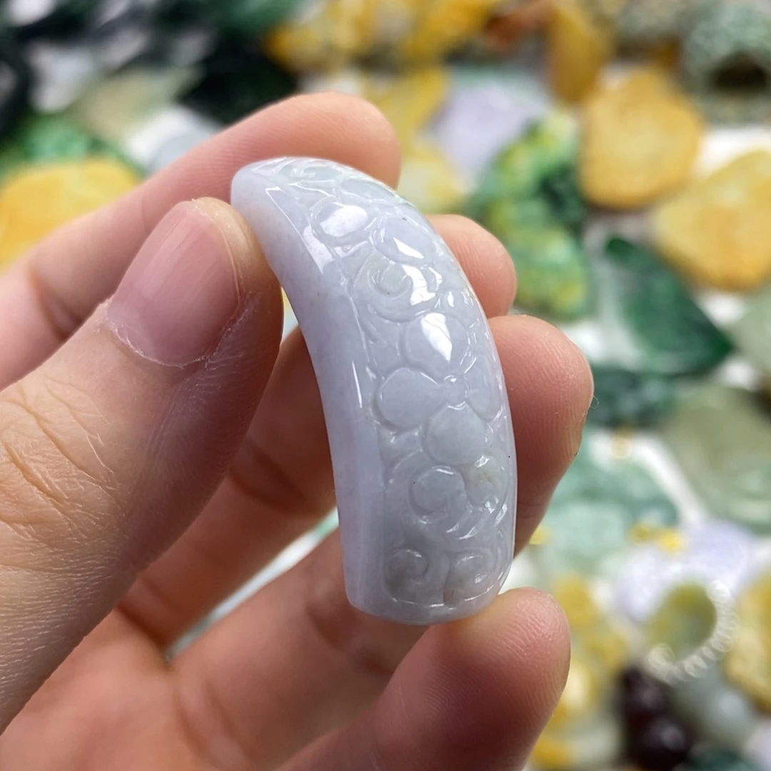 翡翠未镶嵌颈饰手牌：裸发