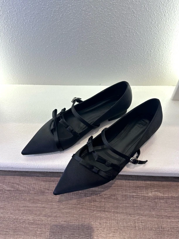 小香风法式玛丽珍鞋女2025春秋新款尖头平底鞋子仙女风配裙子单鞋