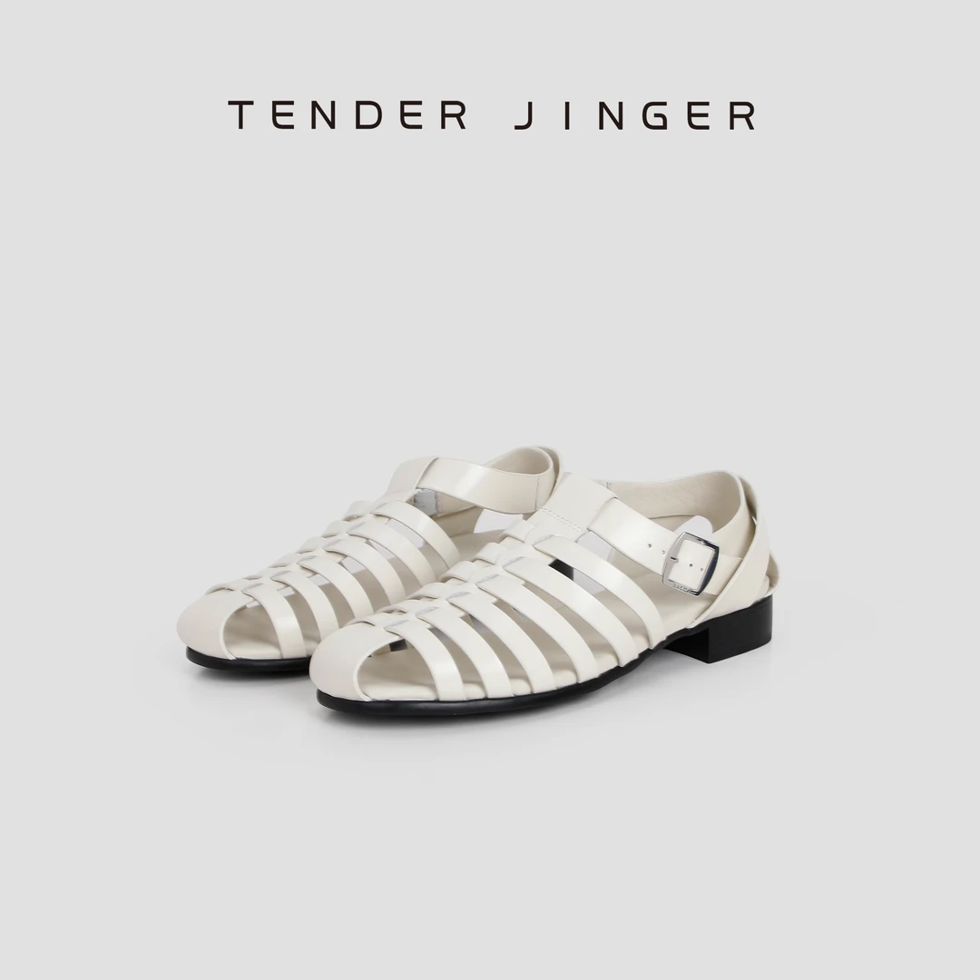 Tender Jinger时尚百搭2025年夏季新款经典平底亮面编织罗马凉鞋