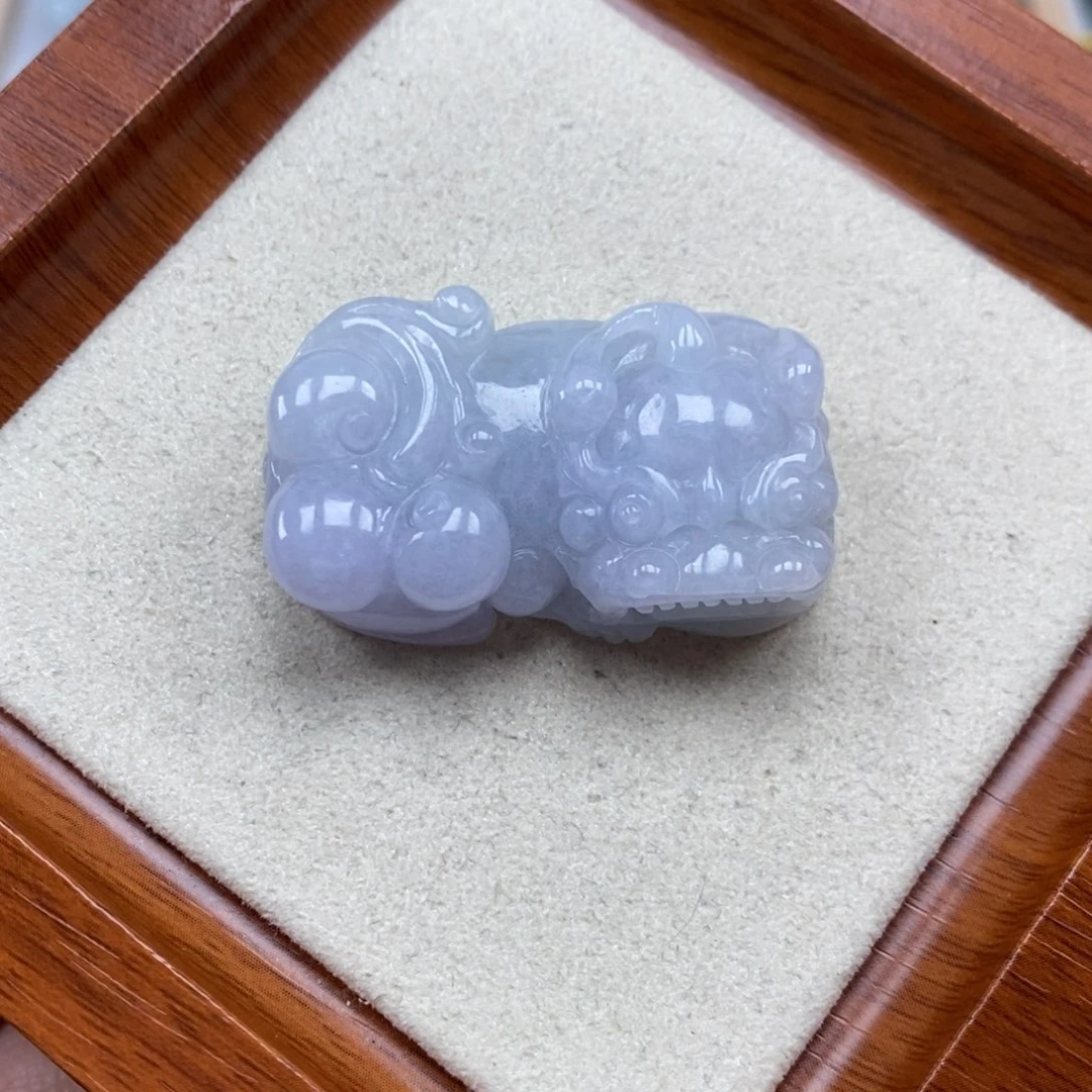 翡翠未镶嵌颈饰霸王貔貅