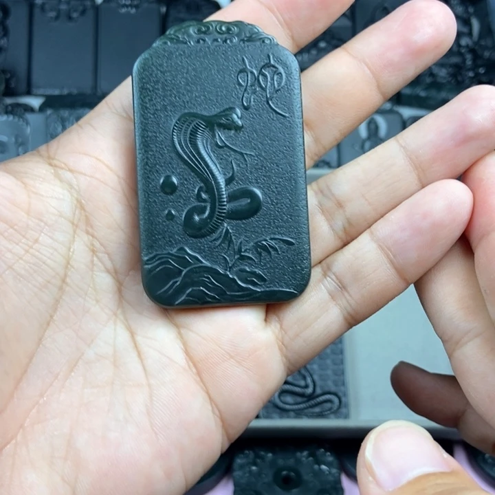 和田玉未镶嵌颈饰问*