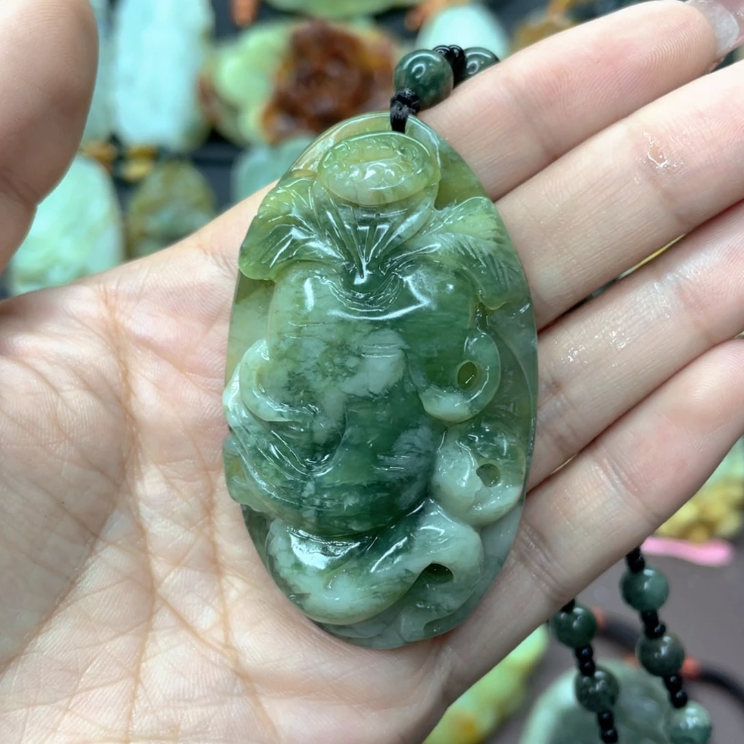 蛇纹石玉颈饰未镶嵌