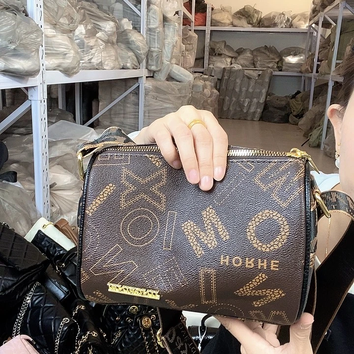 蚕丝小牛剖层皮革PU