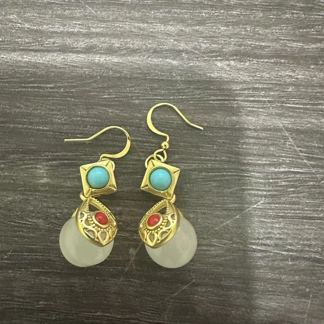 时尚百搭和田玉耳饰E44