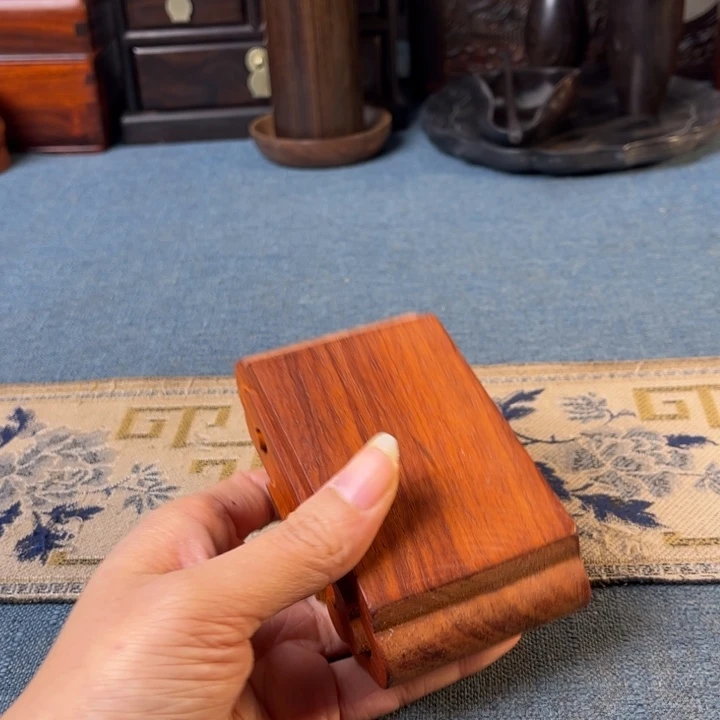 贡木红花梨底座一套