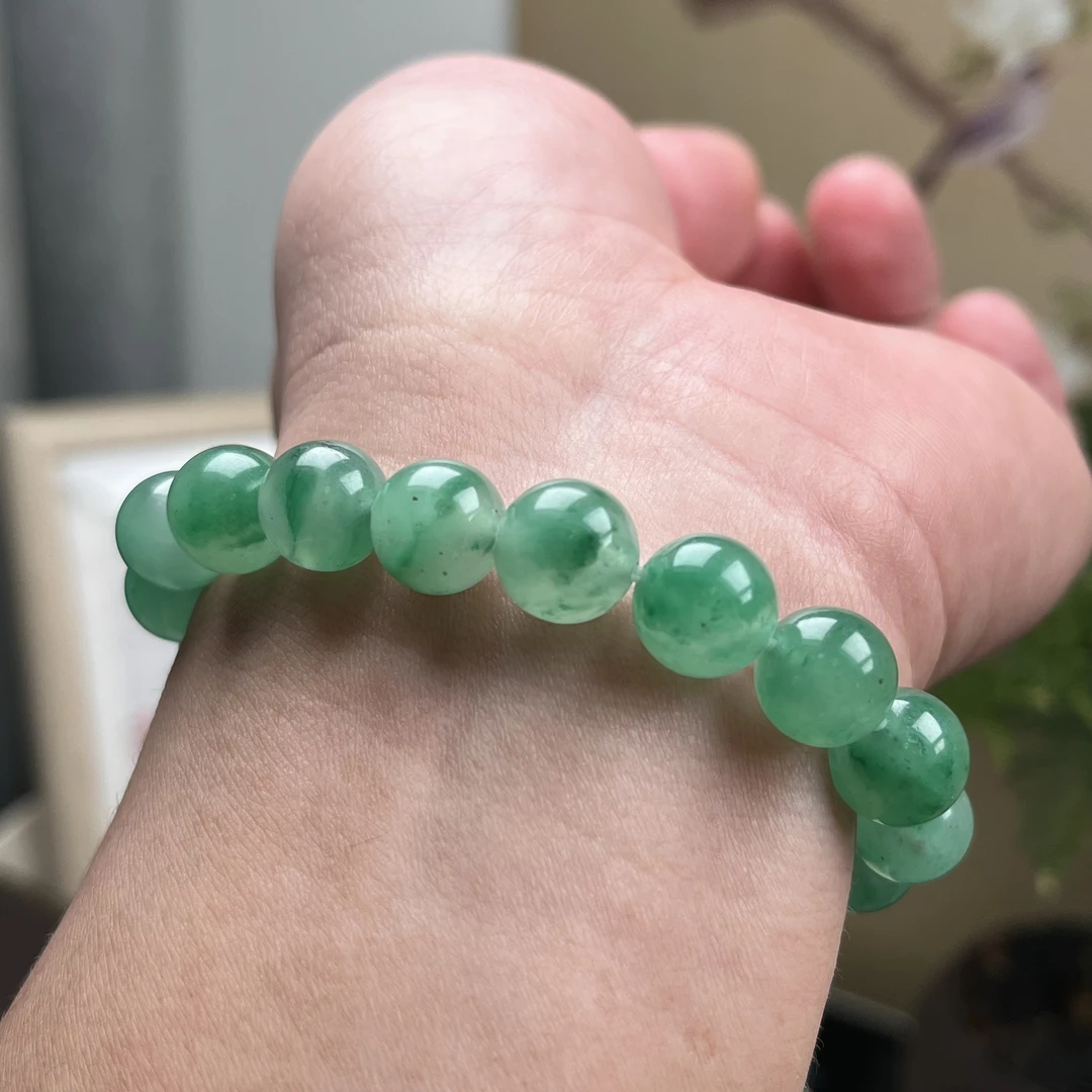 天然石英质玉非洲翠冰飘花手串