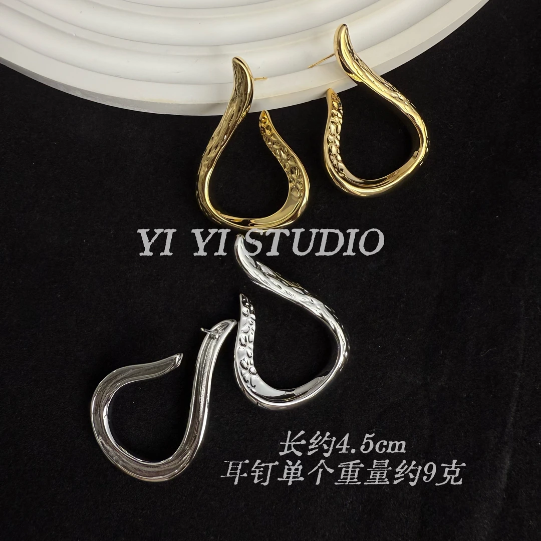 铜合金耳饰 欧美新款冷淡风通勤时尚潮人街拍扭曲线条耳饰