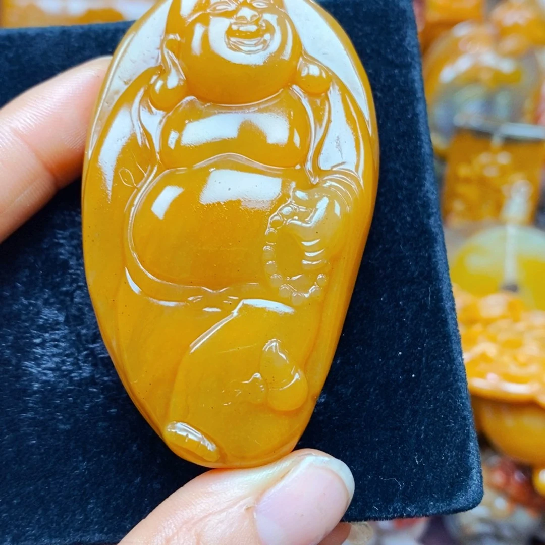 未镶嵌石英质玉（黄龙玉）颈饰