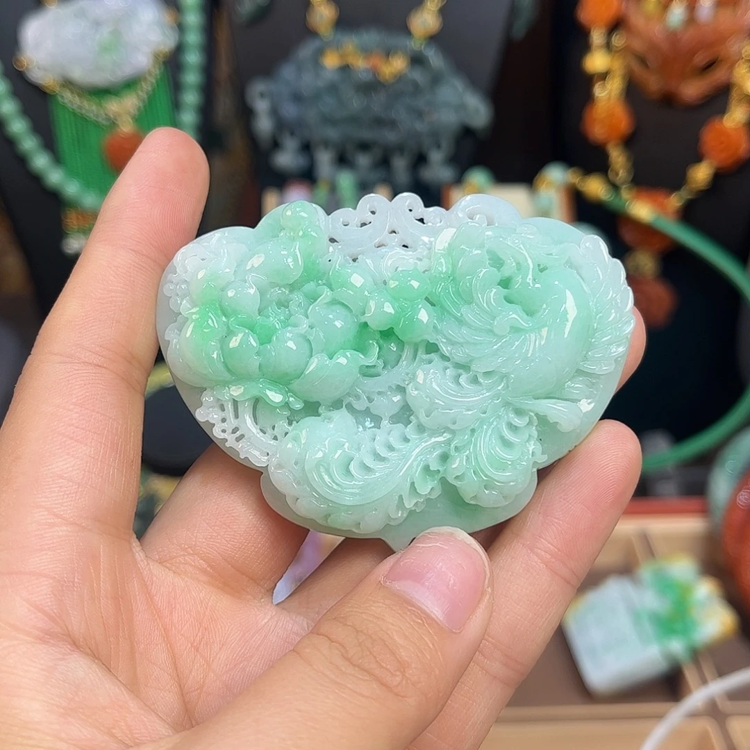 旺***～翡翠未镶嵌颈饰翡翠