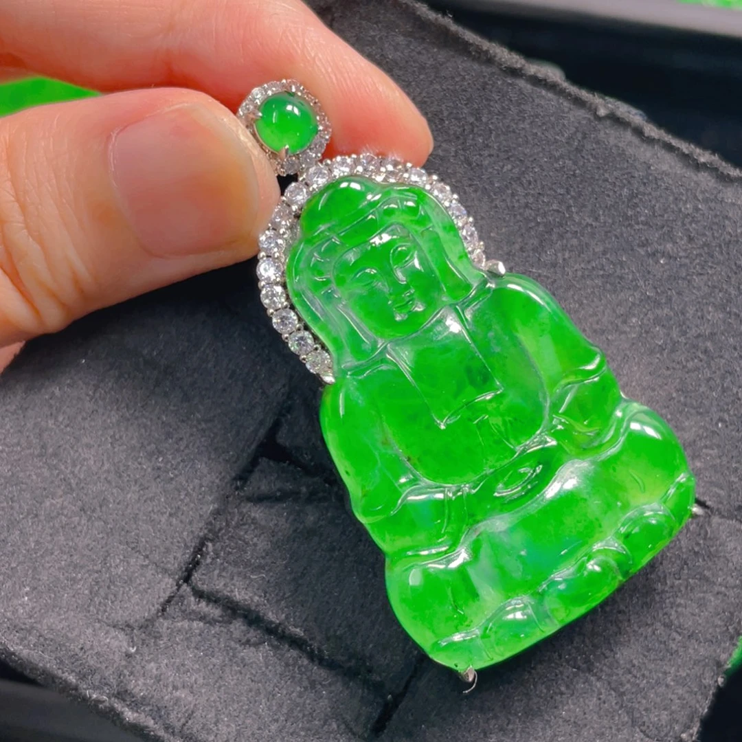 翡翠未镶嵌吊坠(不含链)文*斌